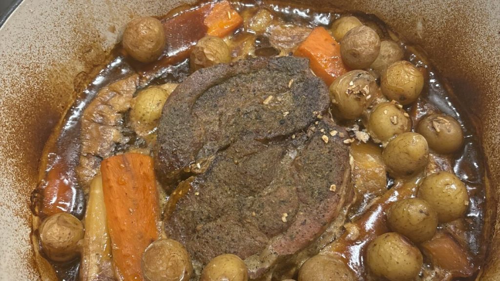 Pork Roast With Apples &#038; Sauerkraut